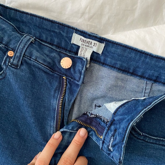 Shorts - Picture 3 of 5